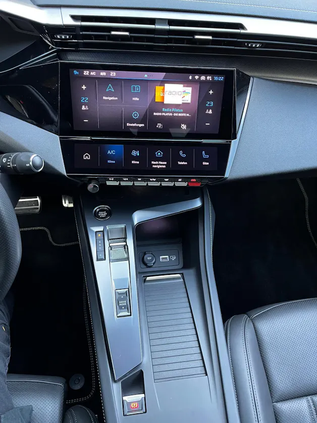 Peugeot 408 1.6 PHEV 225 GT