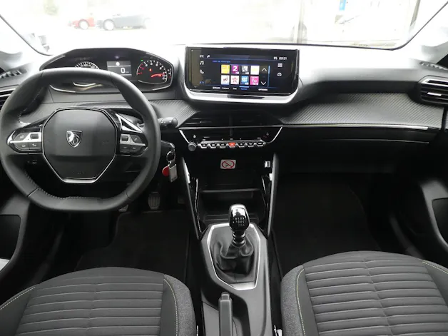 Peugeot 208 1.2 PureTech 100 Active 6. Gang