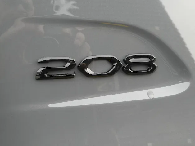 Peugeot 208 1.2 PureTech 100 Active 6. Gang