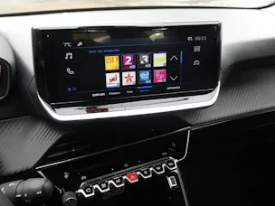 Peugeot 208 1.2 PureTech 100 Active 6. Gang