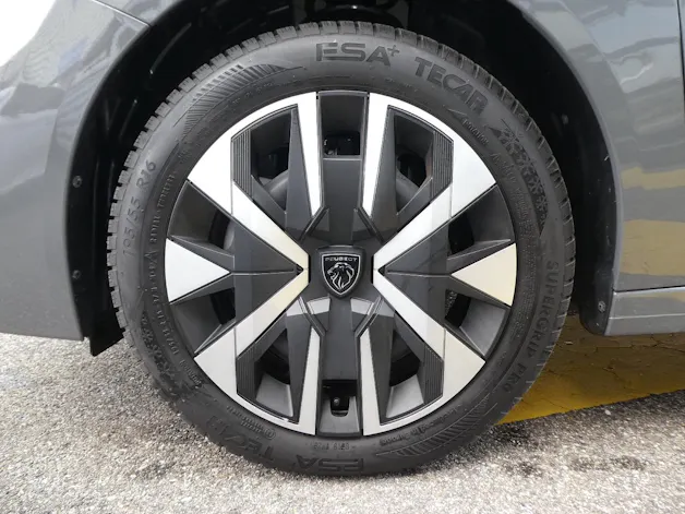 Peugeot 208 1.2 PureTech 100 Active 6. Gang