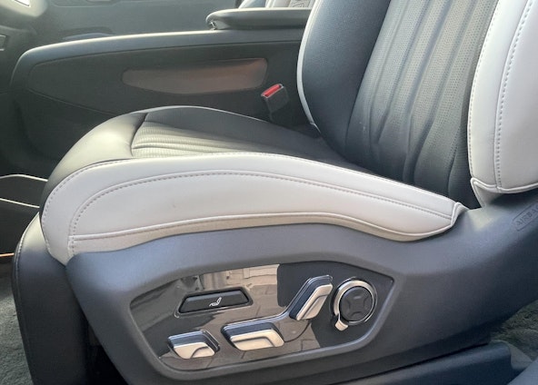 Vehicle image 29 Vehicle image 29