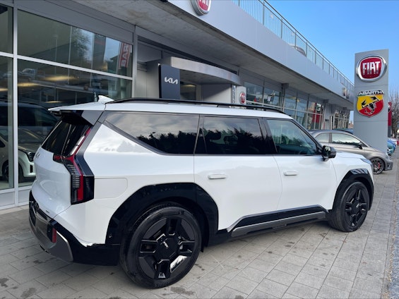 Vehicle image 24 Vehicle image 24