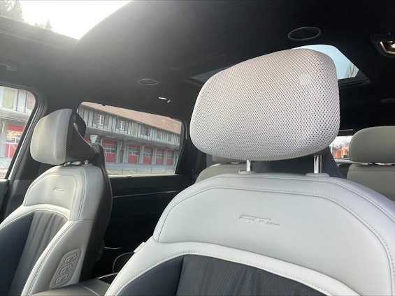 Vehicle image 4 Vehicle image 4