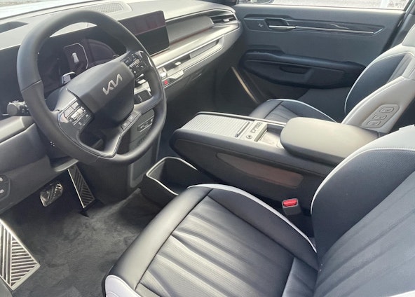 Vehicle image 34 Vehicle image 34