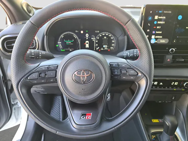 Toyota Yaris 1.5 VVT-i HSD GR Sport