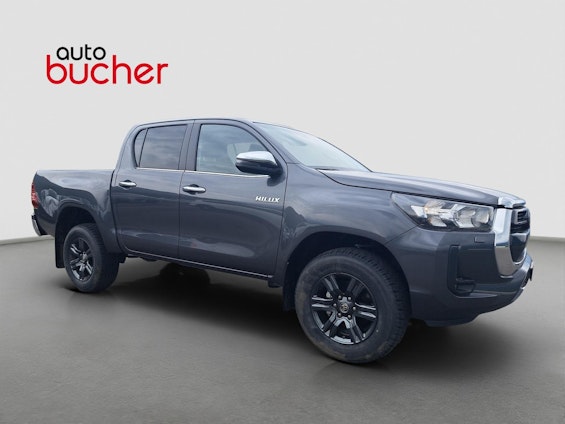 First vehicle image