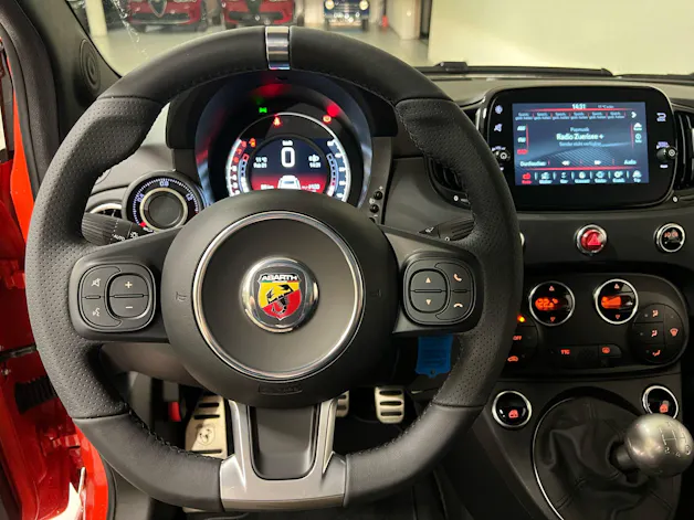 Fiat 595 Abarth 1.4 T-Jet 165 Grand Prix Edition