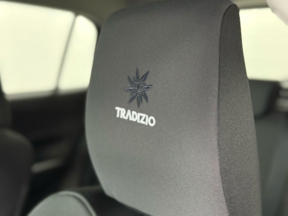 Vehicle image 14 Vehicle image 14