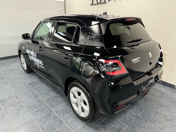 Vehicle image 5 Vehicle image 5