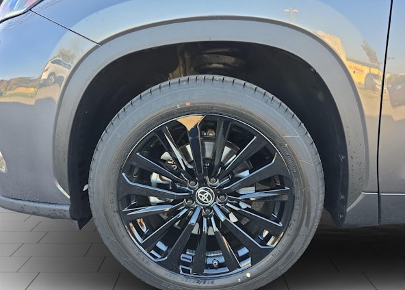 Vehicle image 14 Vehicle image 14