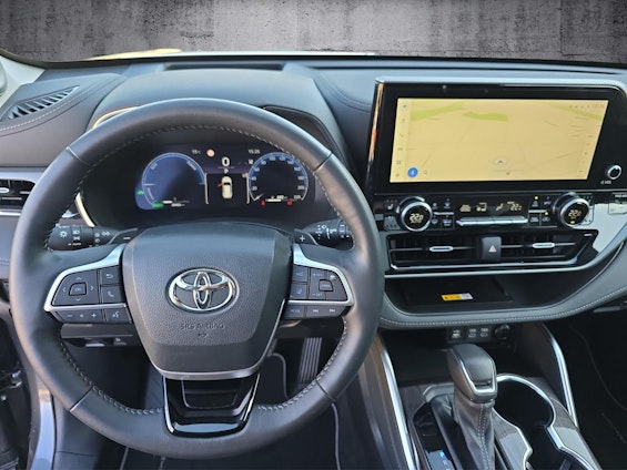 Vehicle image 4 Vehicle image 4