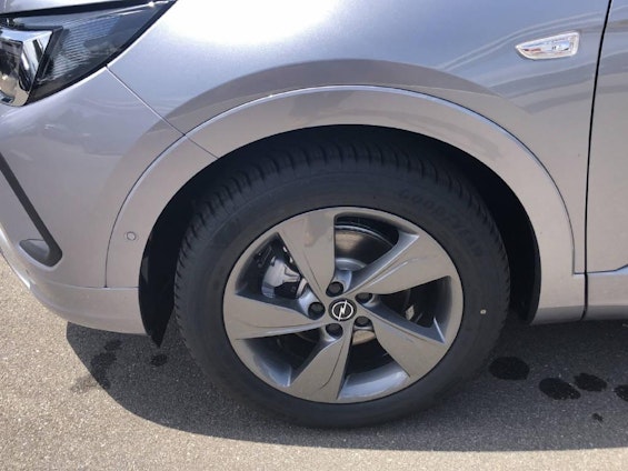 Vehicle image 9 Vehicle image 9