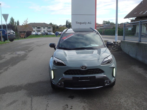 First vehicle image