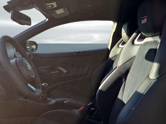 Vehicle image 8 Vehicle image 8