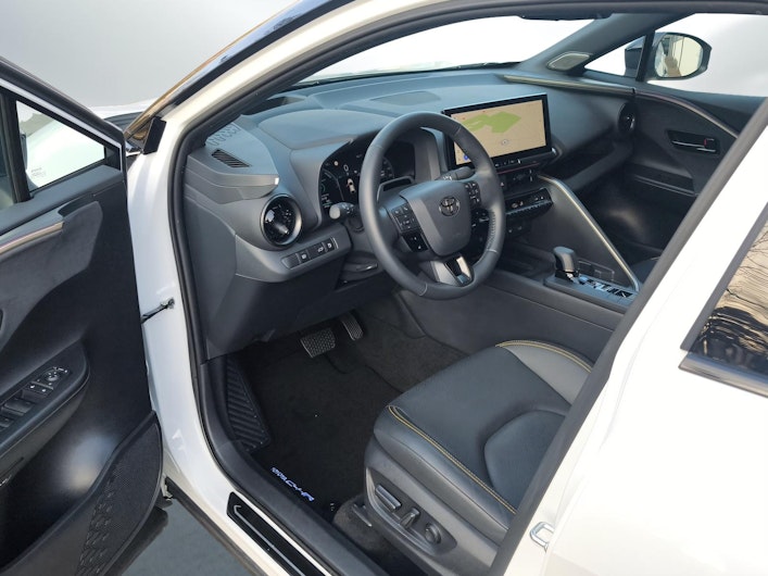 Vehicle image TOYOTA C-HR