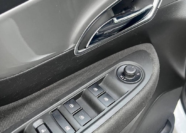 Vehicle image 6 Vehicle image 6