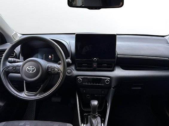 Vehicle image 10