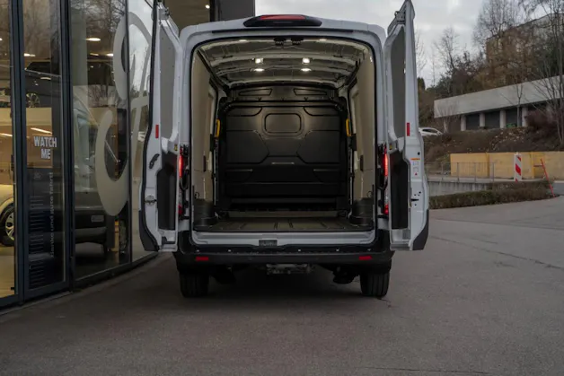 Ford E-Transit Van 350 L3H2 68kWh Trend