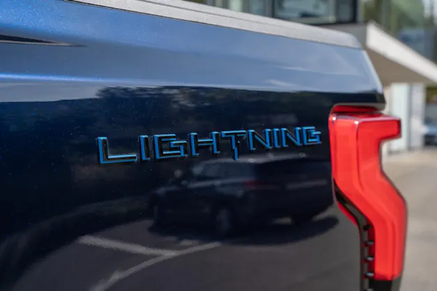 Ford F-150 Lightning DKab.Pick-up 98 kWh Lariat Launch Edition