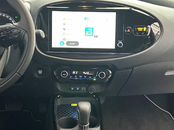 Vehicle image 6 Vehicle image 6