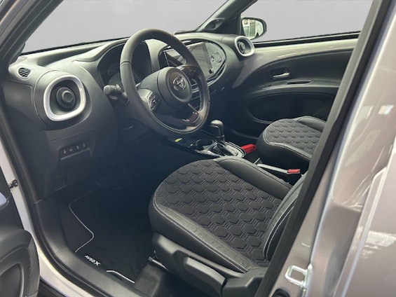 Vehicle image 3 Vehicle image 3