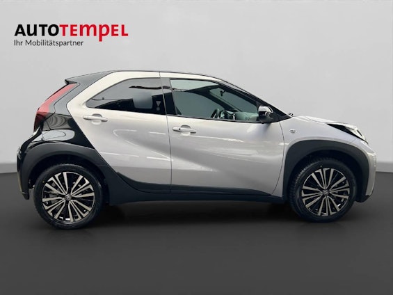 Vehicle image 11 Vehicle image 11