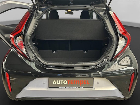 Vehicle image 8 Vehicle image 8