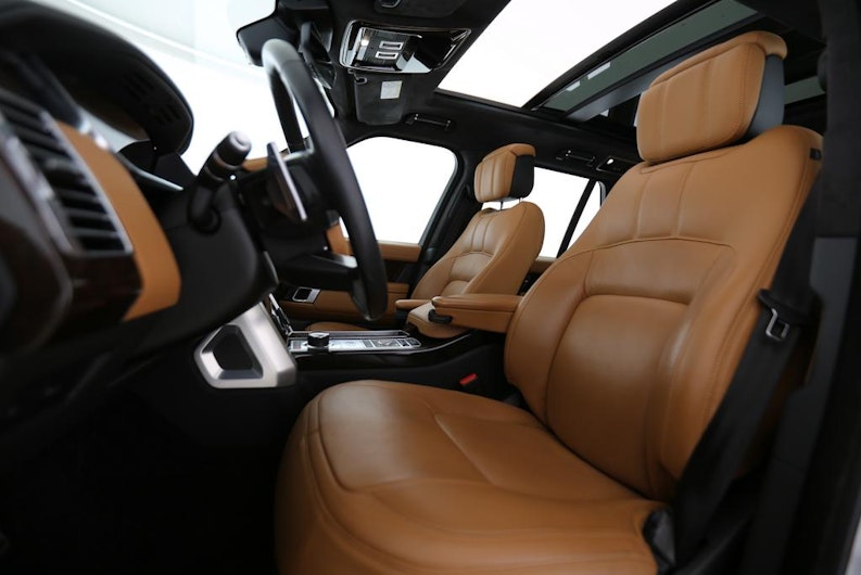 Vehicle image LAND ROVER RANGE ROVER