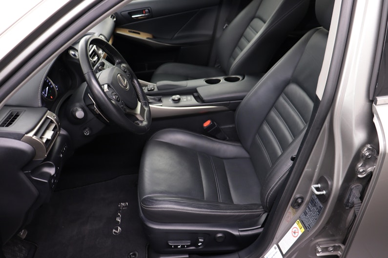 Vehicle image LEXUS IS