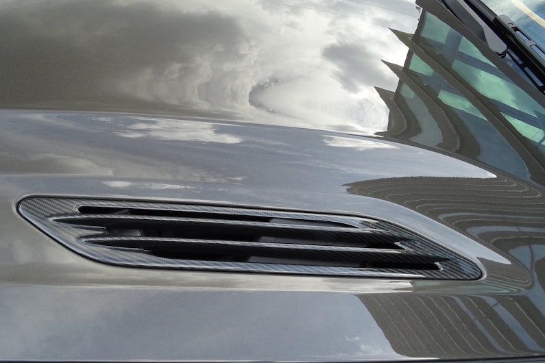 Vehicle image ASTON MARTIN V12 Vanquish