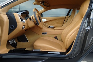 Vehicle image ASTON MARTIN Vanquish S 6.0 V12