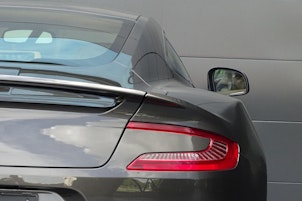 Vehicle image ASTON MARTIN Vanquish S 6.0 V12