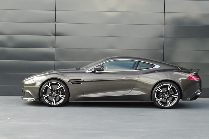Vehicle image ASTON MARTIN V12 Vanquish