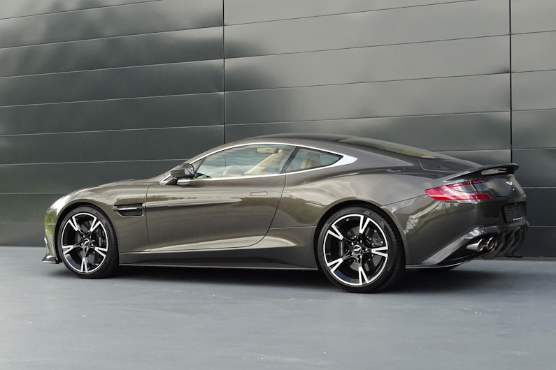 Vehicle image ASTON MARTIN V12 Vanquish