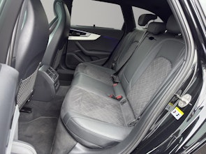 Vehicle image AUDI A4 Avant 2.0 40 TDI S Line quattro S-Tronic