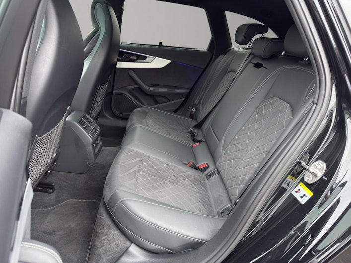 Vehicle image AUDI A4