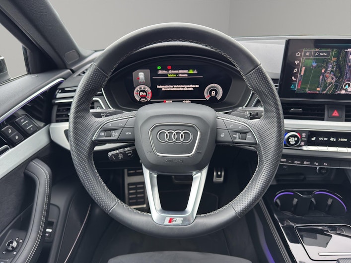 Vehicle image AUDI A4