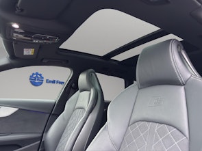 Vehicle image AUDI A4 Avant 2.0 40 TDI S Line quattro S-Tronic