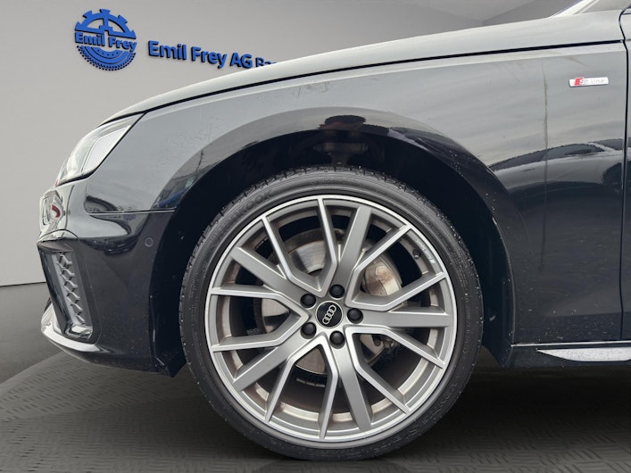 Vehicle image AUDI A4