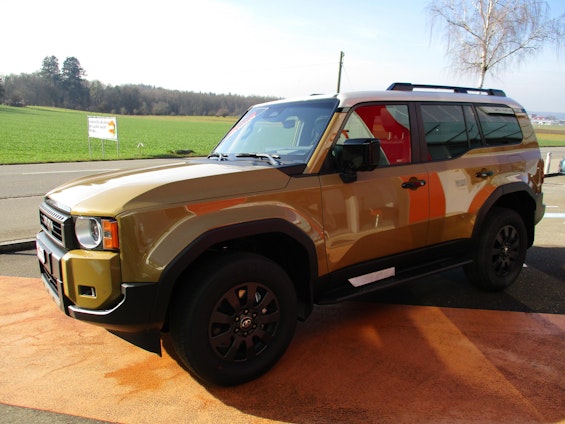 Vehicle image 17