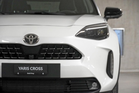 Vehicle image 10