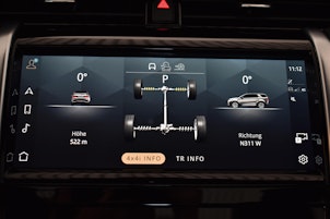 Vehicle image LAND ROVER Discovery Sport 2.0 TD4 165 R-Dynamic S