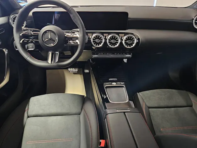 Mercedes-Benz A 220 4Matic AMG Line