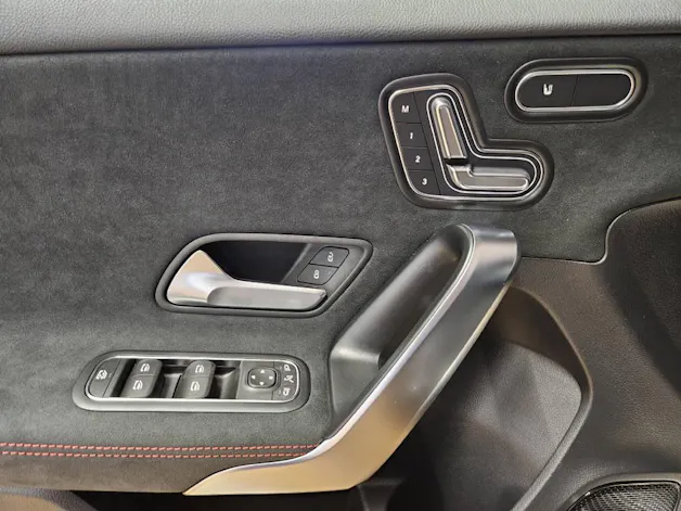 Mercedes-Benz A 220 4Matic AMG Line