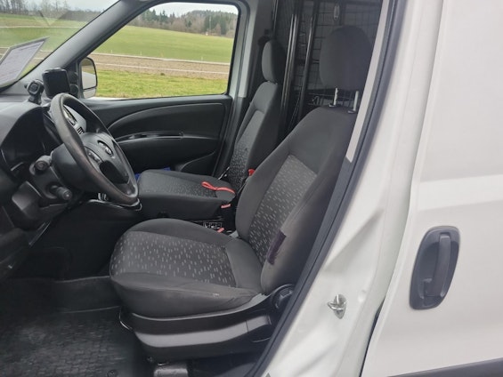 Vehicle image 6 Vehicle image 6