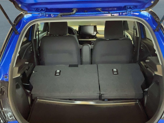 Vehicle image 17 Vehicle image 17