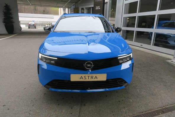 First vehicle image