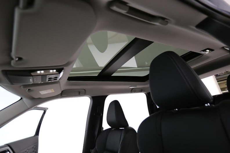 Vehicle image MITSUBISHI OUTLANDER