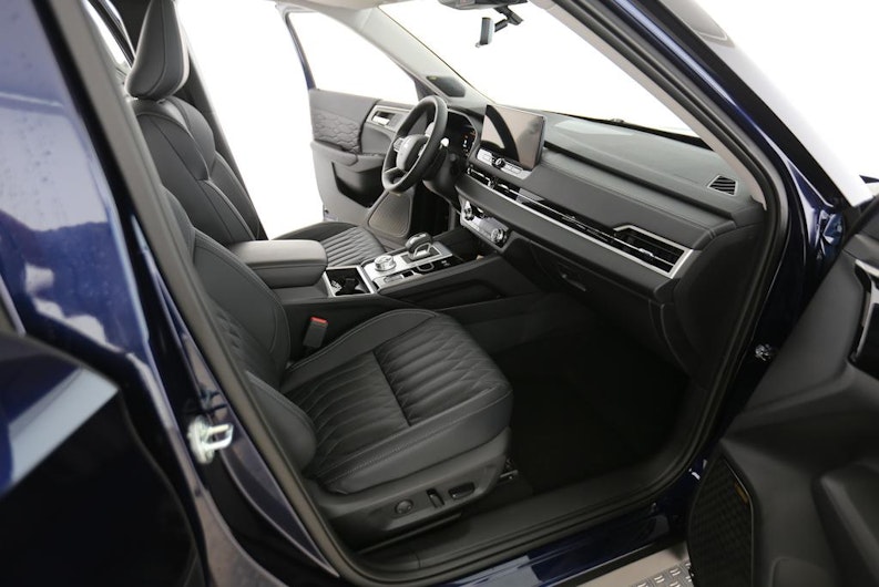 Vehicle image MITSUBISHI OUTLANDER